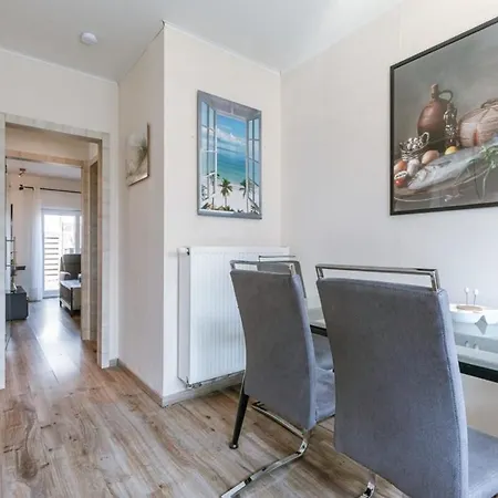 Σπίτι διακοπών Huswell - Spacious House With Garden And Parking